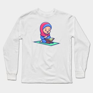 Cute girl moslem reading Long Sleeve T-Shirt
